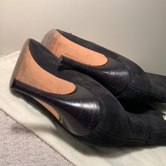 Manolo Blahnik Black Suede Bootie - Picture 5 of 6